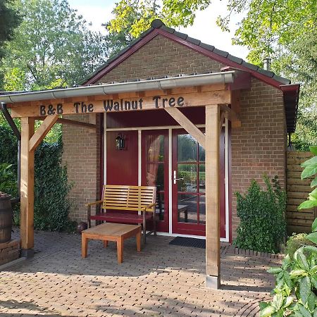 海勒武特斯莱斯The Walnut Tree住宿加早餐旅馆 外观 照片