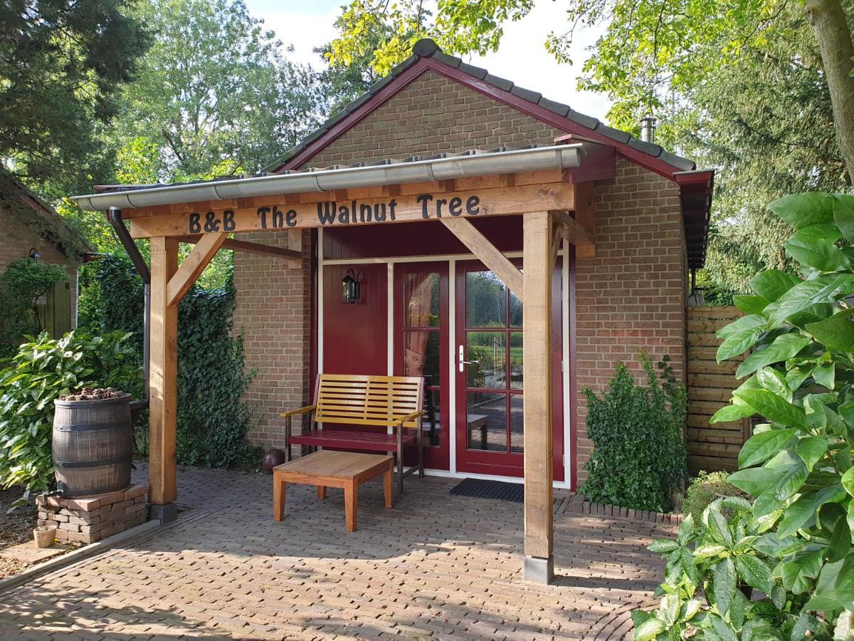 海勒武特斯莱斯The Walnut Tree住宿加早餐旅馆 外观 照片
